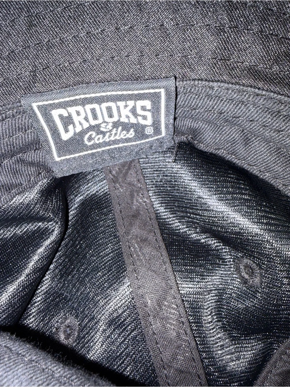 Crooks & Castles stylish black
